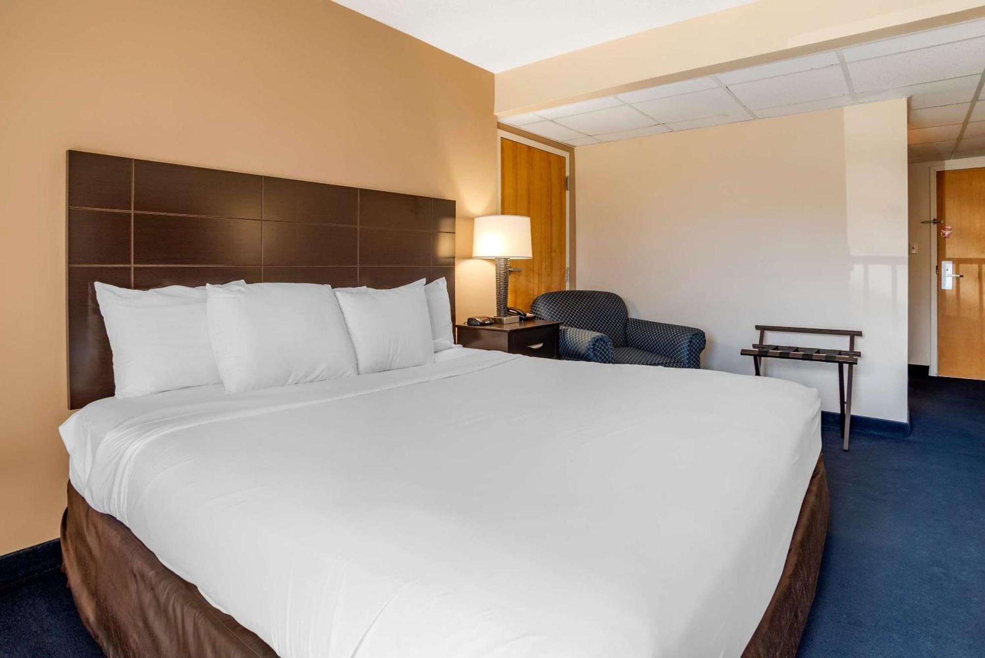 Econo Lodge Inn & Suites Рехобот Бич Экстерьер фото