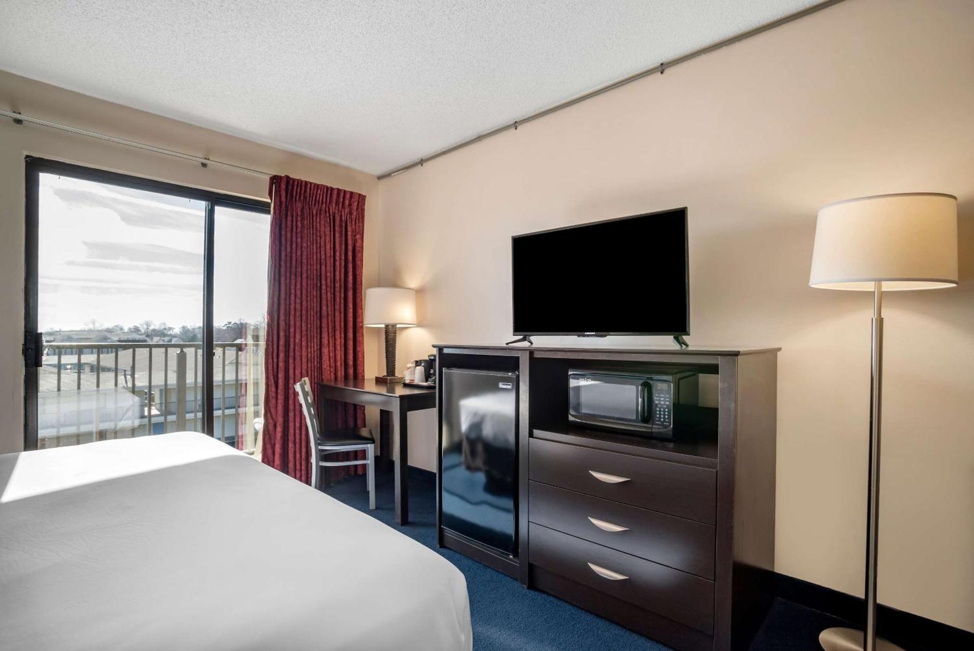 Econo Lodge Inn & Suites Рехобот Бич Экстерьер фото