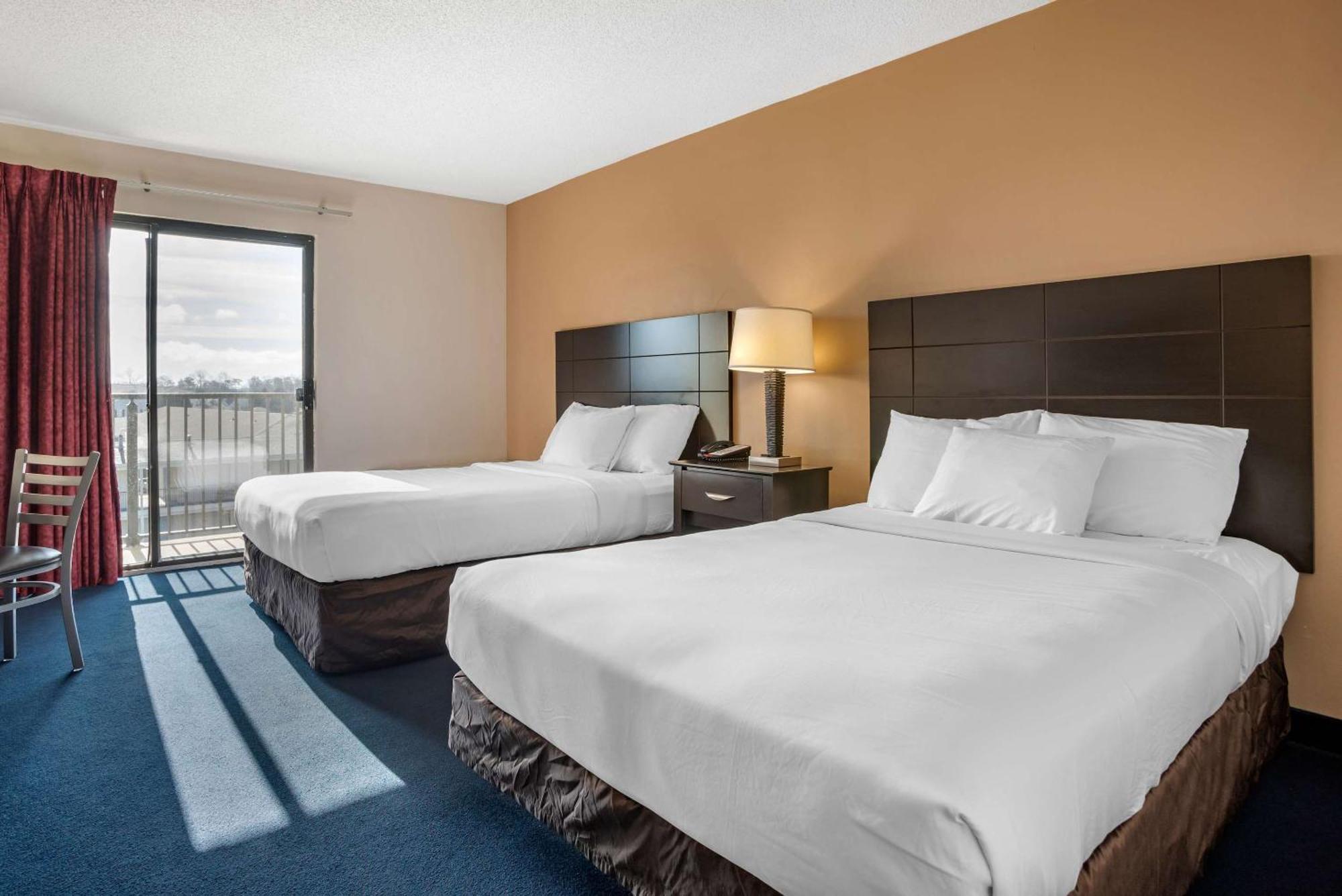 Econo Lodge Inn & Suites Рехобот Бич Экстерьер фото