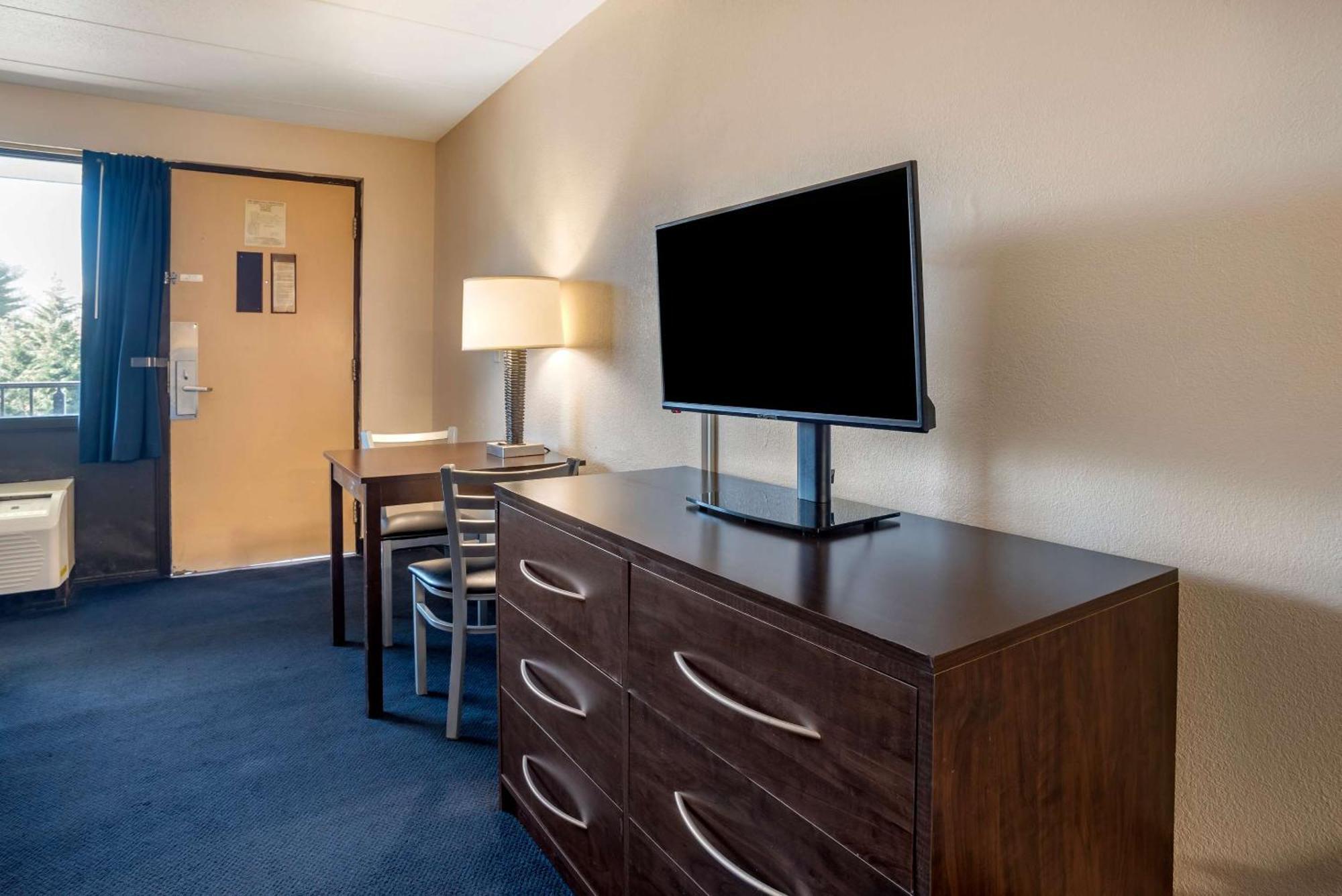 Econo Lodge Inn & Suites Рехобот Бич Экстерьер фото